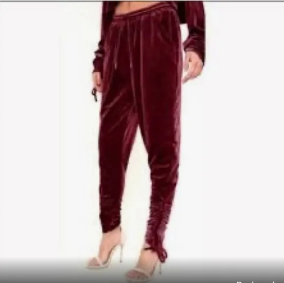 Romeo and Juliet VELVET Burgundy Pants *new - Picture 3 of 4